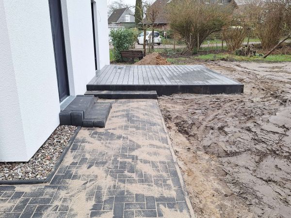 Gehweg zur Terrasse