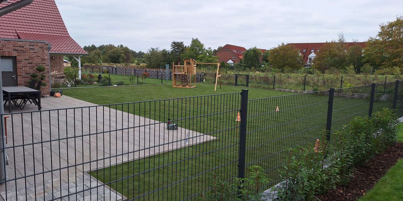 Zaun um Garten